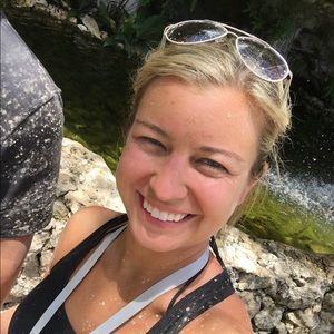 Meet your Posher, Christina